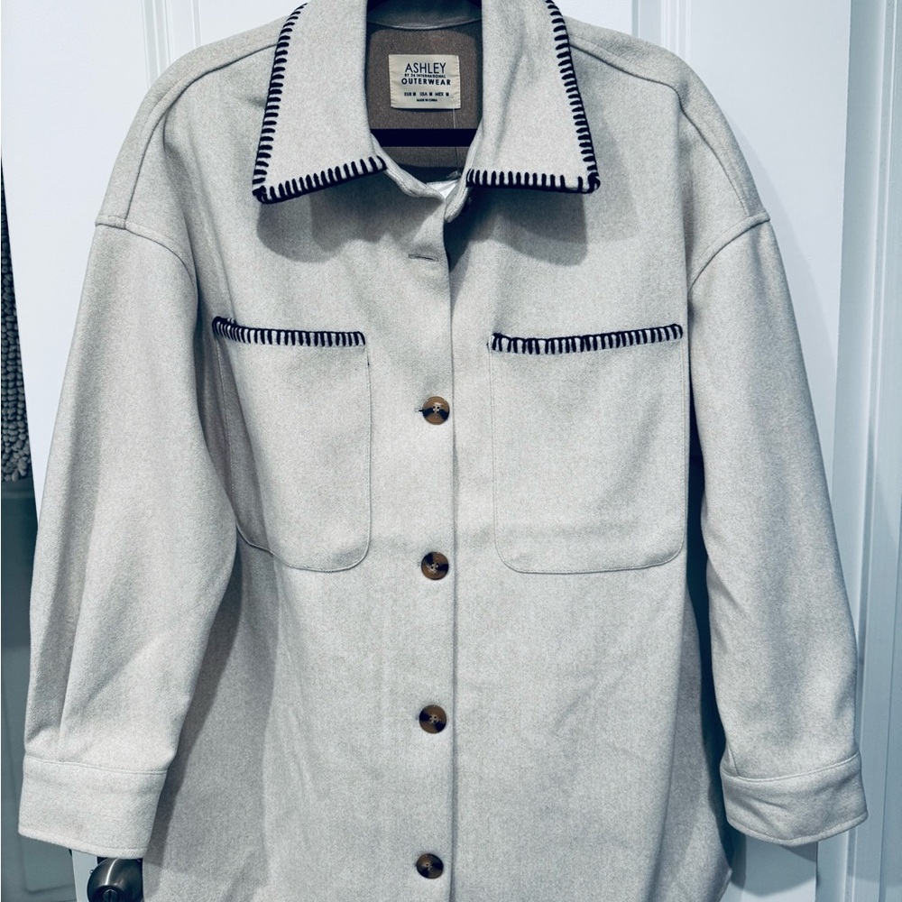 Ashley Outerwear Light Gray / Cream Shacket ✨